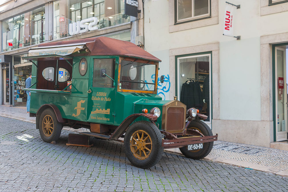 Oldtimer als Verkaufsstand 