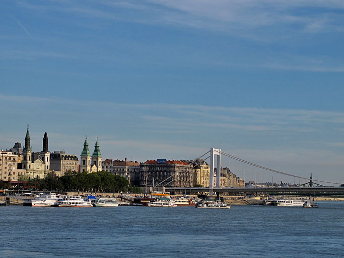 Elisabethbrücke, benannt nach der ehemaligen österreichischen Kaiserin und ungarischer Königin Sissi