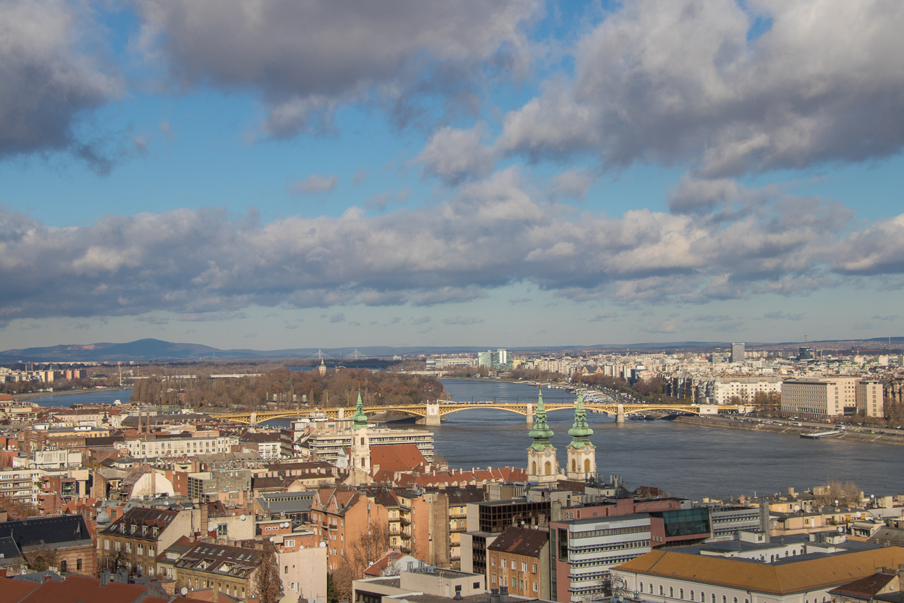 Die Margaretenbrücke über der Donau