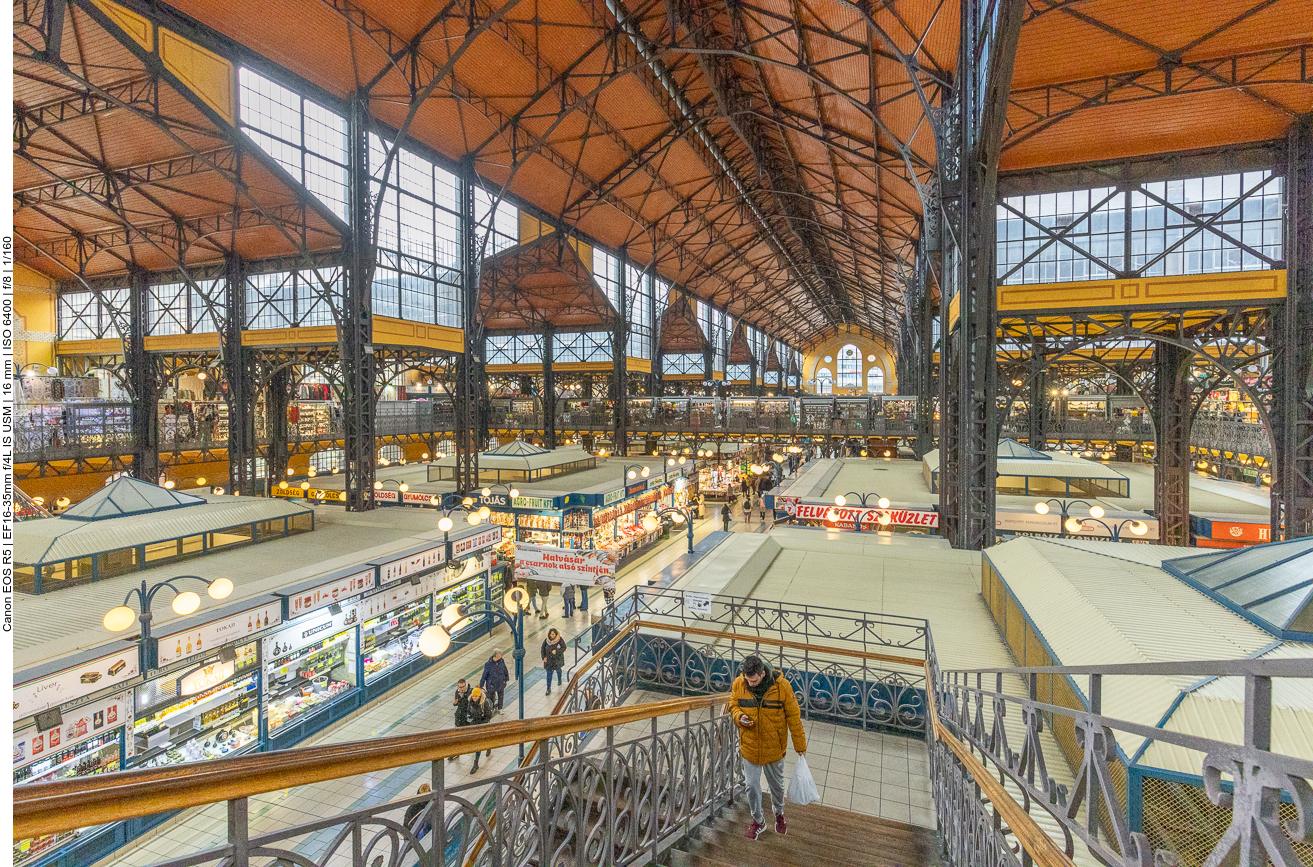 In der Markthalle