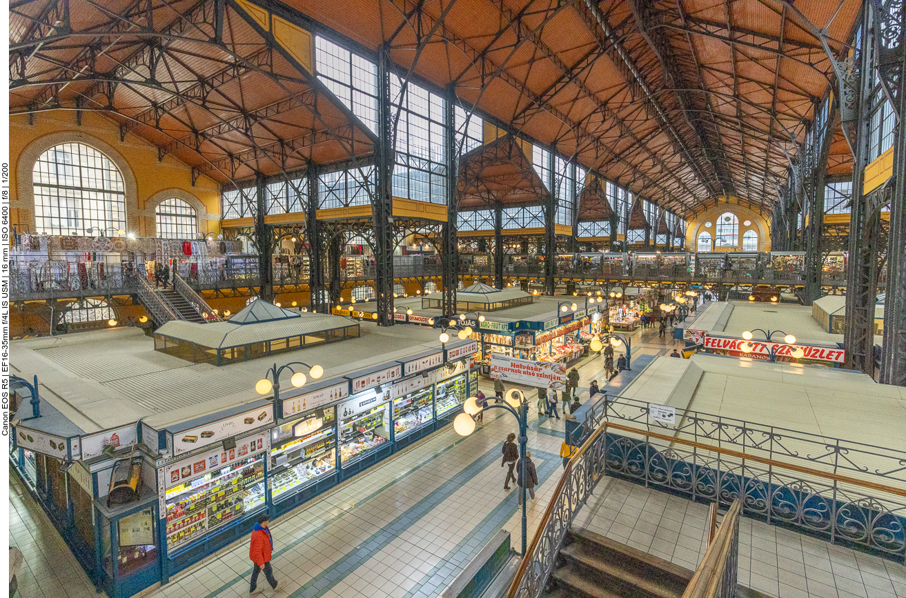 In der Markthalle