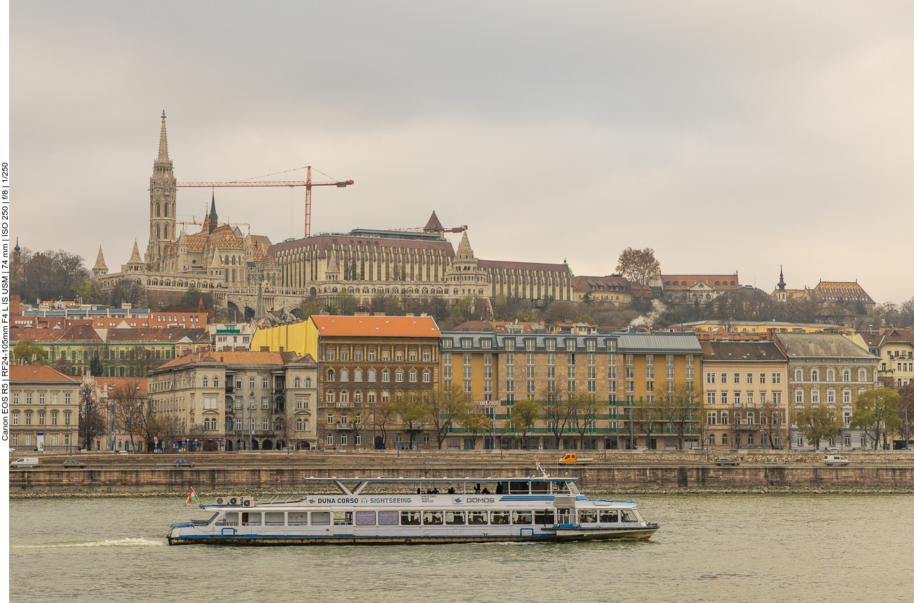 Matthiaskirche und Fischerbastei hoch über der Donau