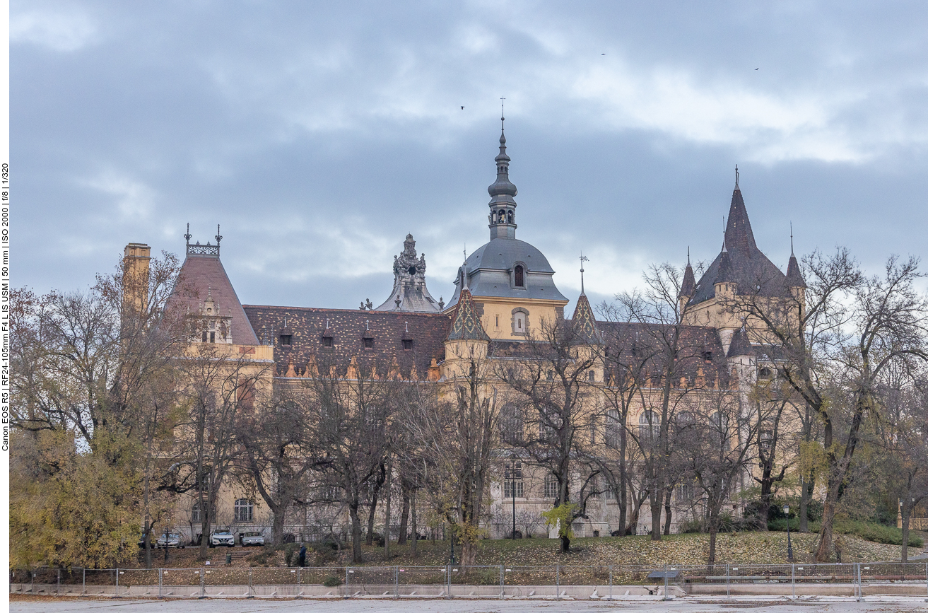 Burg Vajdahunyad im Stadtpark