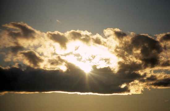 Die untergehende Sonne verzaubert die Landschaft