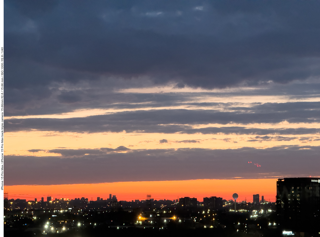 ... die Sonne steigt langsam am Horizont hinauf