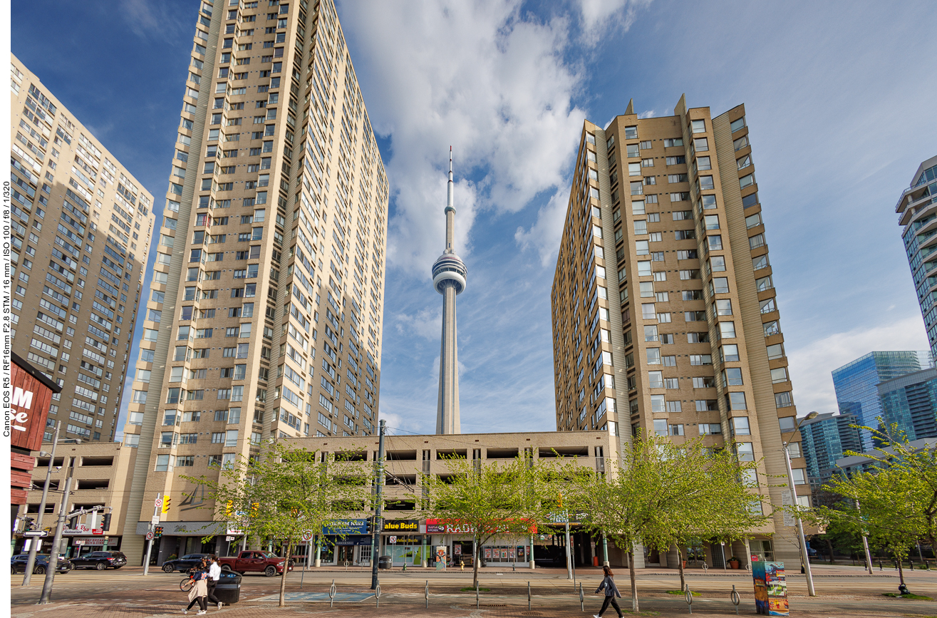 Nach der Stärkung geht es endlich zum CN Tower