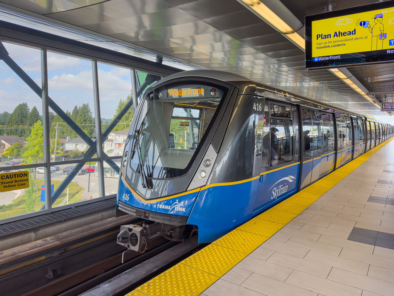 Mit dem Sky Train sind wir zur Harbour Front gefahren und von dort aus um die Halbinsel des Stanley Parks gelaufen.