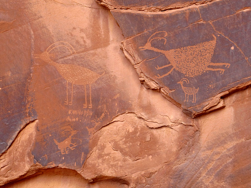 Auch hier gibt es Petroglyphen ...