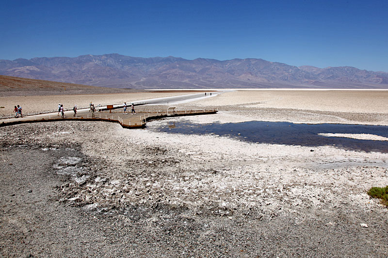 Badwater ist mit 86 Metern unter dem Meeresspiegel ...