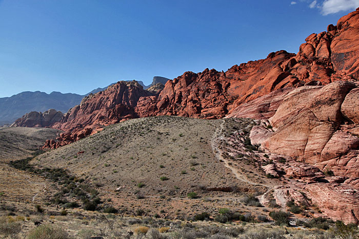 Die roten Felsen gaben dem Canyon seinen Namen