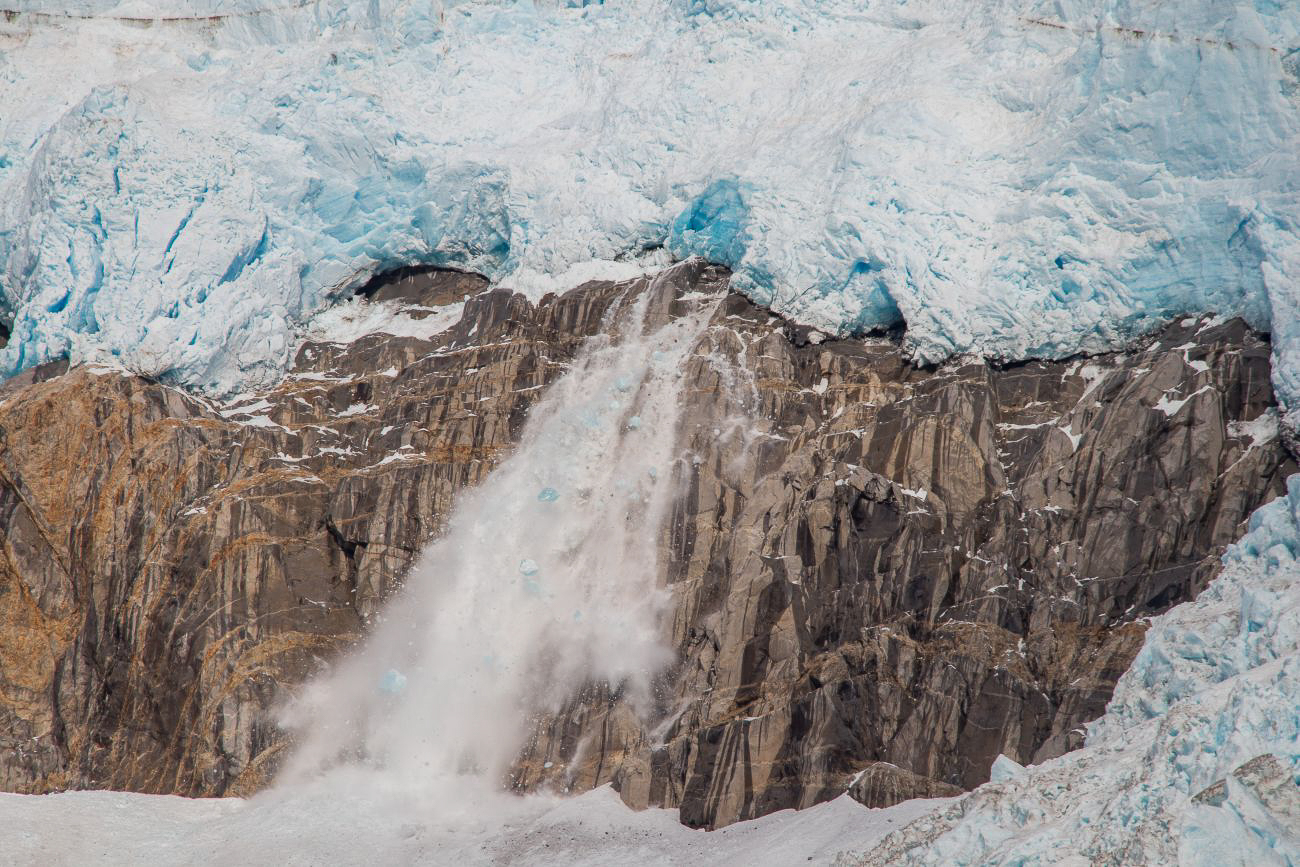 ... die Eisbrocken haben mehrere Meter Durchmesser, auf dem Bild sehen sie viel kleiner aus 