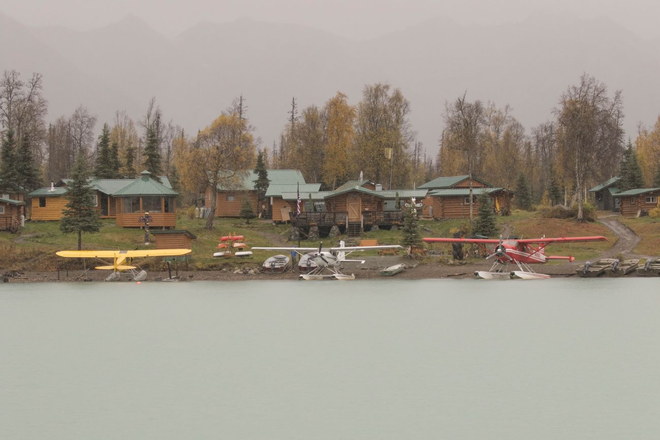 Das Bärencamp, die Redoubt Mountain Lodge