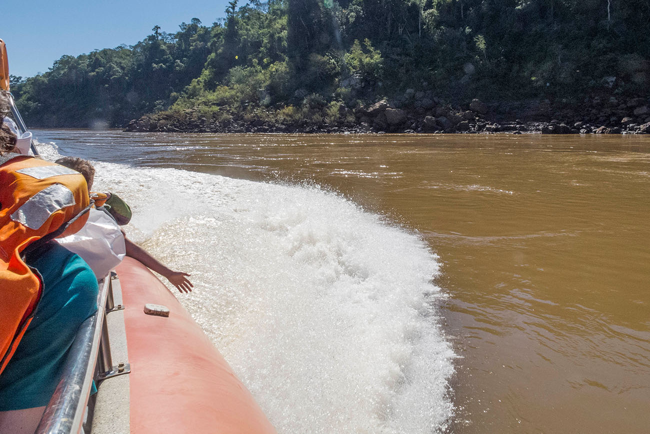 Fahrt auf dem Rio Iguazu 