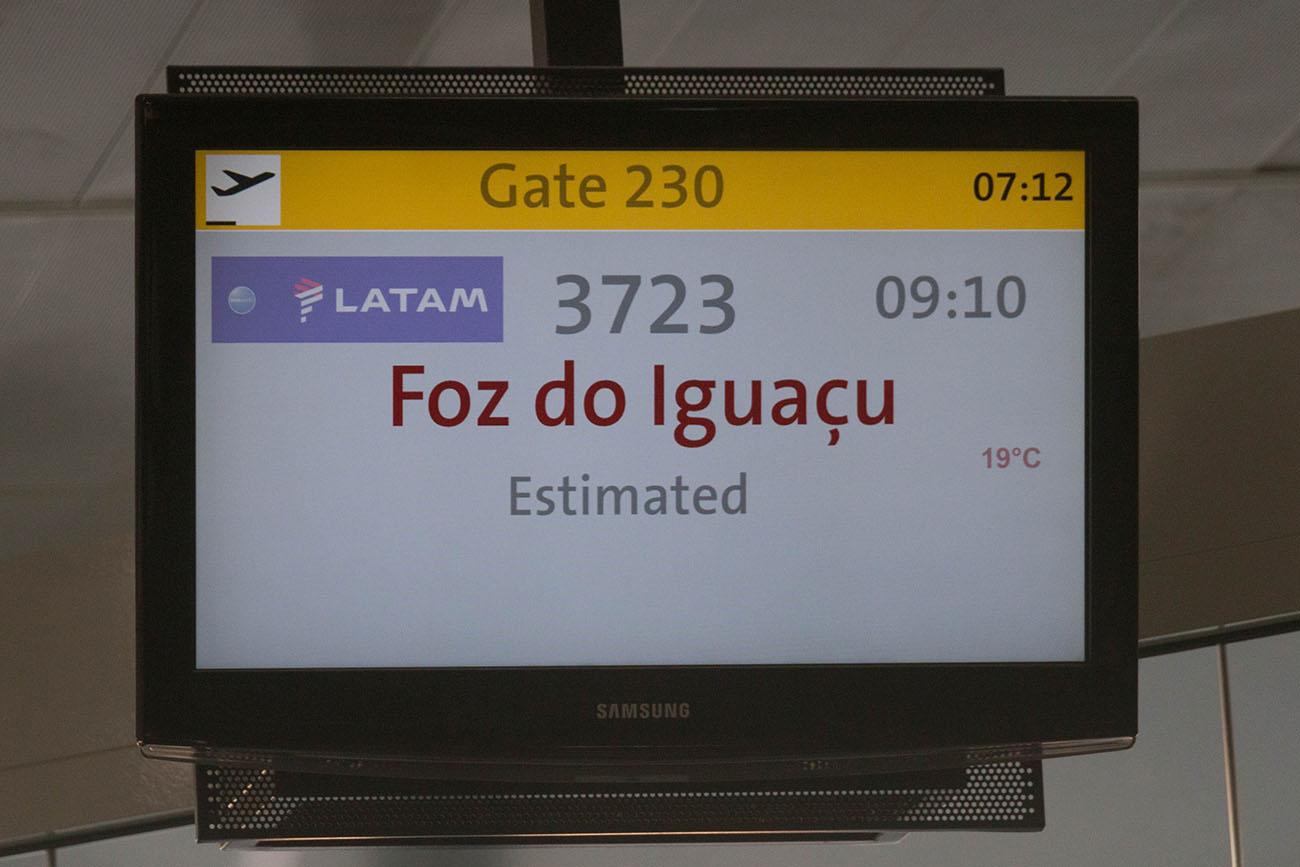 Warten auf den Weiterflug nach Foz do Iguaçu 