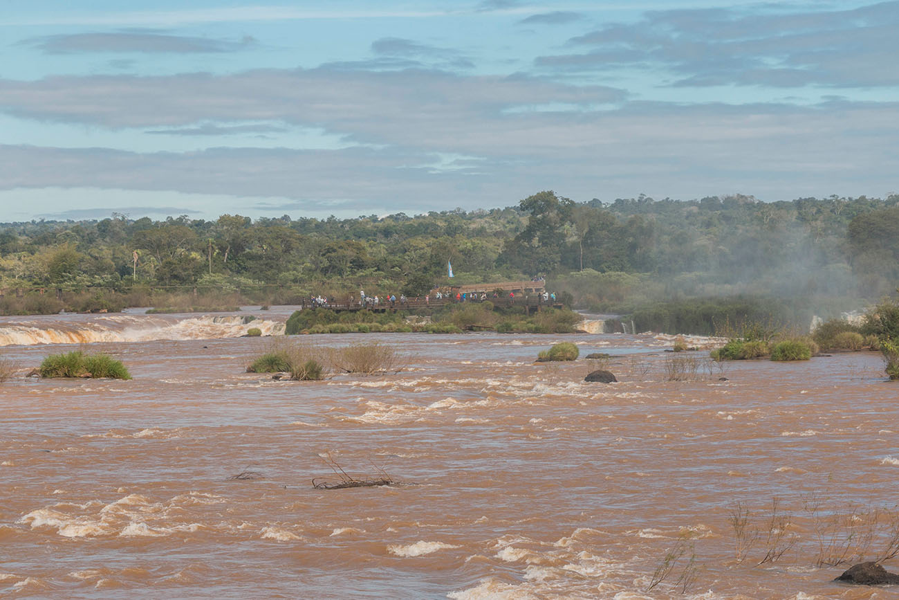 Dort drüben ist der argentinische Aussichtspunkt 