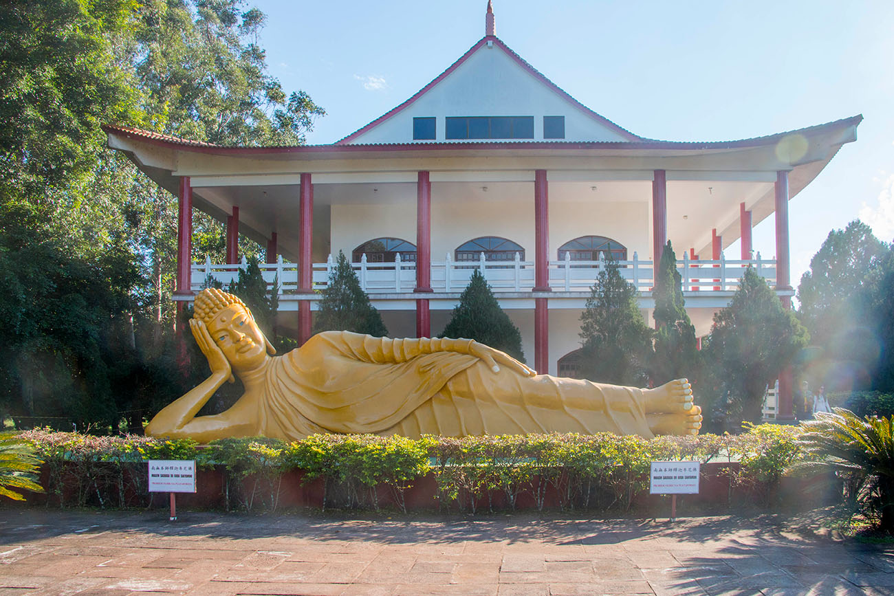 Liegende Buddha-Statue 