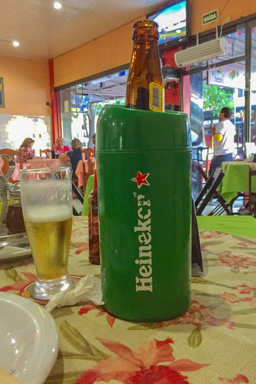 Verschiedene Biersorten (Heineken steht nur auf dem Kühler) ... 